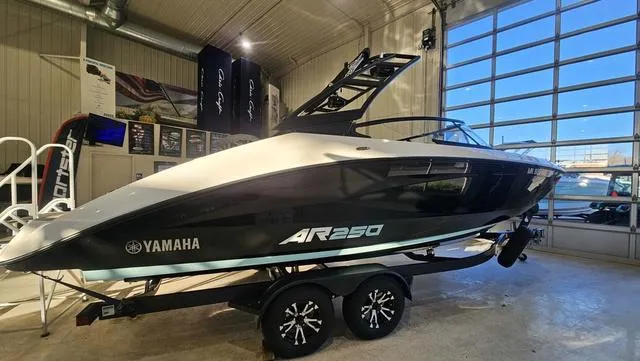 Slide: The Image of Yamaha AR250 2023 - 1