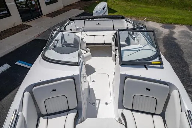 Slide: The Image of Stingray 211 DC 2025 - 15