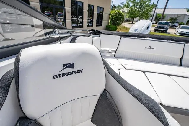 Slide: The Image of Stingray 211 DC 2025 - 20