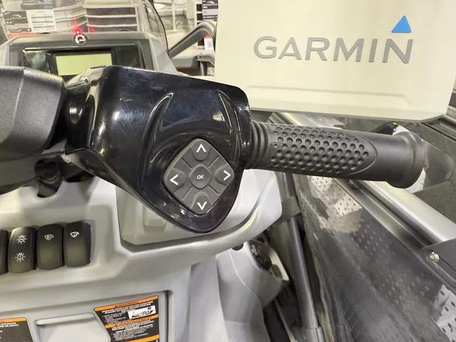 Slide: The Image of Sea-Doo Switch™ Cruise Limited 21 - 230 Hp Painted 2025 - 37