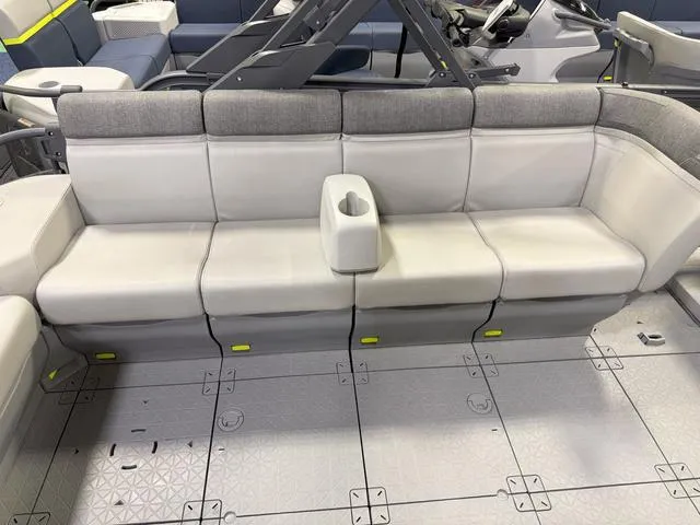 Slide: The Image of Sea-Doo Switch™ Cruise Limited 21 - 230 Hp Painted 2025 - 44