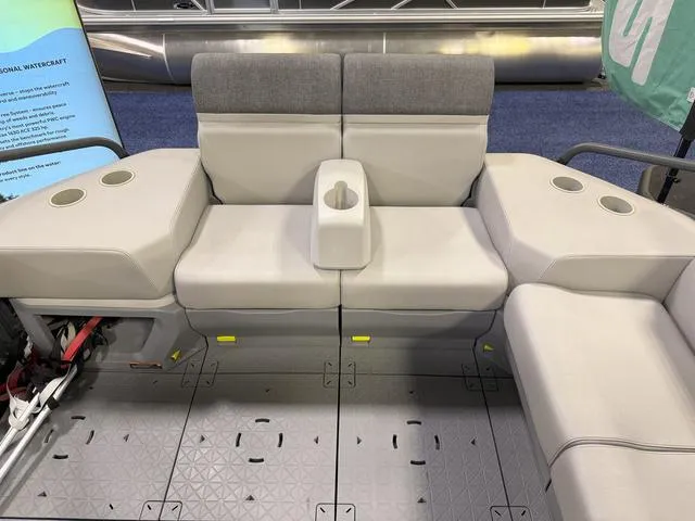 Slide: The Image of Sea-Doo Switch™ Cruise Limited 21 - 230 Hp Painted 2025 - 45