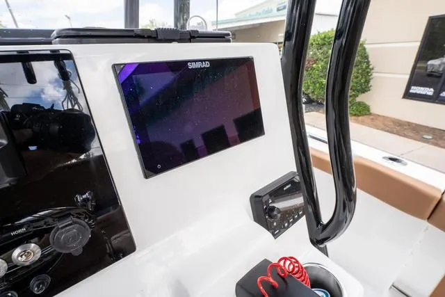 Slide: The Image of Sea Pro 225FLX 2025 - 13