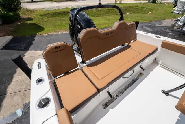 Slide: The Image of Sea Pro 225FLX 2025 - 7