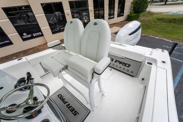 Slide: The Image of Sea Pro 242 Center Console 2025 - 10
