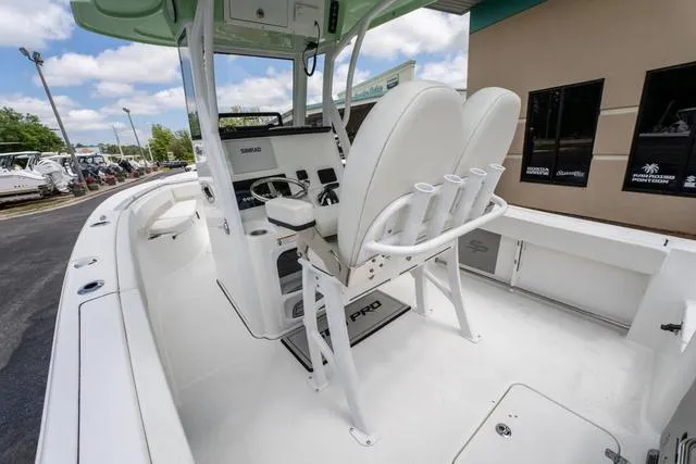 Slide: The Image of Sea Pro 242 Center Console 2025 - 9