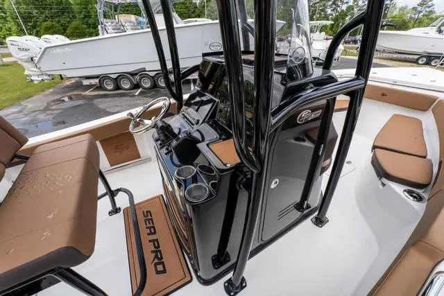 Slide: The Image of Sea Pro 222 Center Console 2025 - 13
