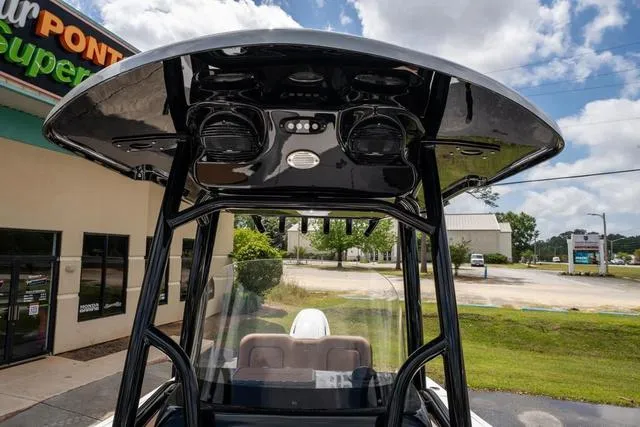 Slide: The Image of Sea Pro 222 Center Console 2025 - 21