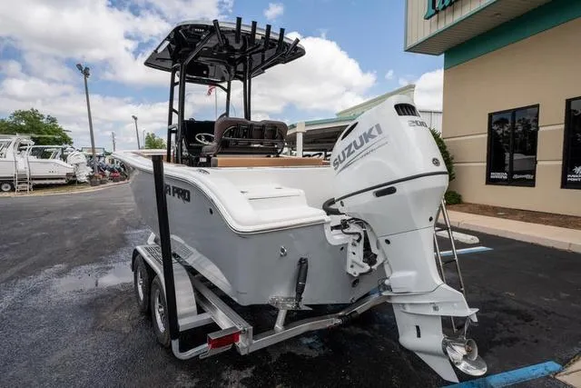 Slide: The Image of Sea Pro 222 Center Console 2025 - 3