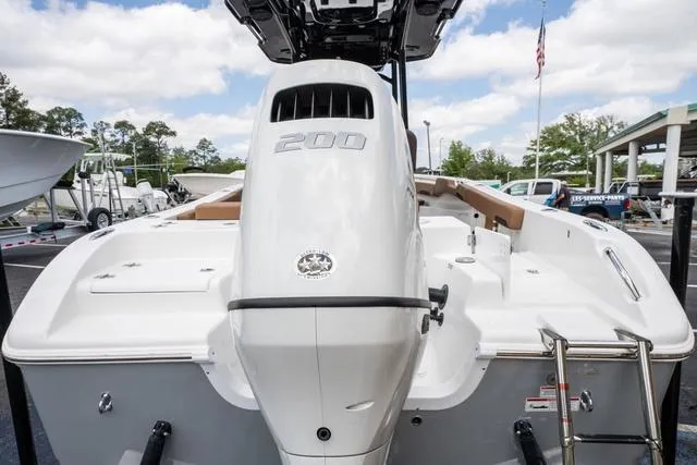 Slide: The Image of Sea Pro 222 Center Console 2025 - 4