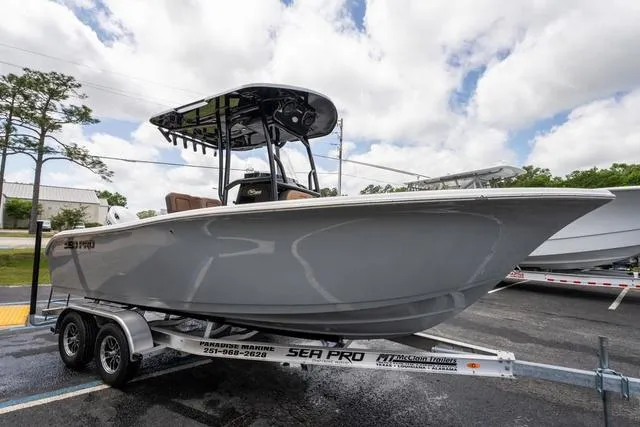 Slide: The Image of Sea Pro 222 Center Console 2025 - 6