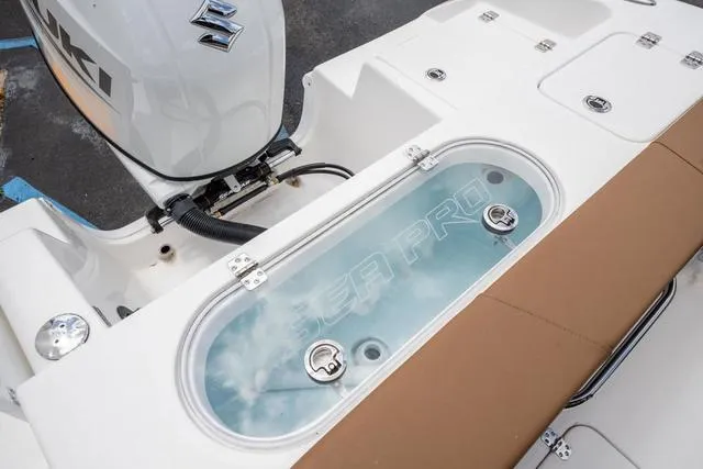 Slide: The Image of Sea Pro 222 Center Console 2025 - 8