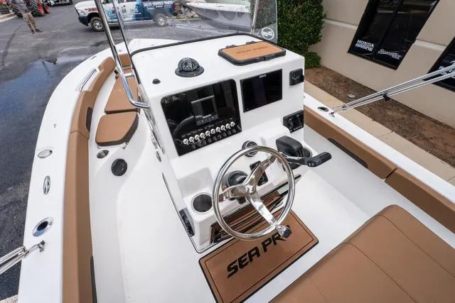 Slide: The Image of Sea Pro 202 Center Console 2025 - 14