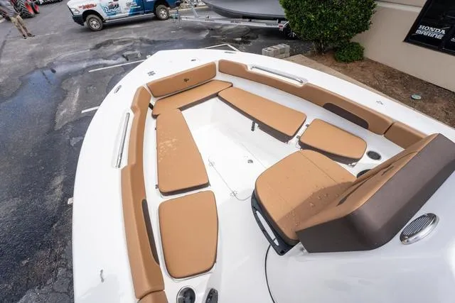 Slide: The Image of Sea Pro 202 Center Console 2025 - 15