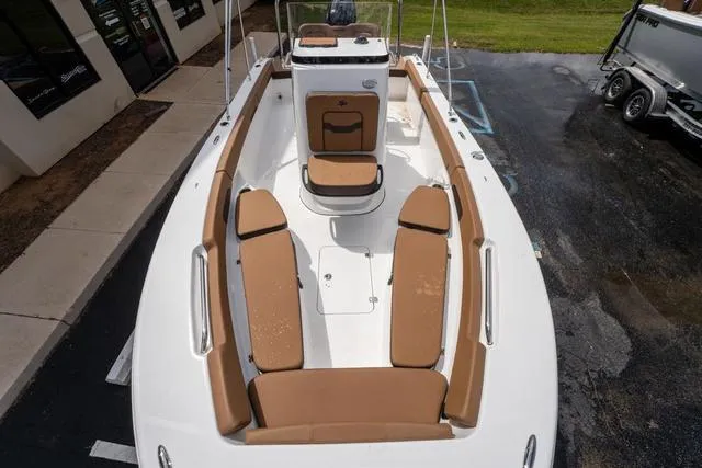 Slide: The Image of Sea Pro 202 Center Console 2025 - 16