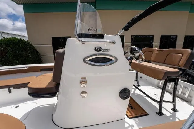Slide: The Image of Sea Pro 202 Center Console 2025 - 9