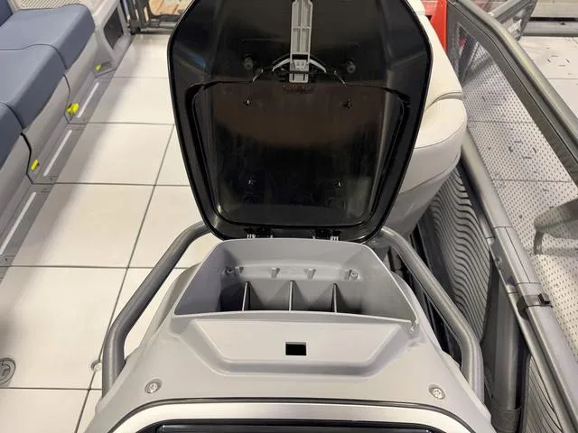 Slide: The Image of Sea-Doo Switch™ Cruise Limited 21 - 230 Hp Painted 2025 - 18