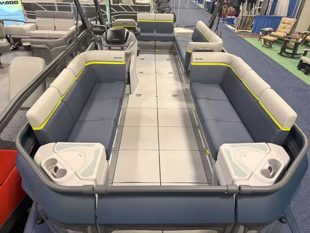 Slide: The Image of Sea-Doo Switch™ Cruise Limited 21 - 230 Hp Painted 2025 - 29