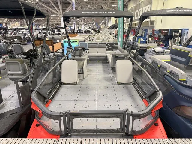 Slide: The Image of Sea-Doo Switch™ Cruise Limited 21 - 230 Hp Painted 2025 - 31