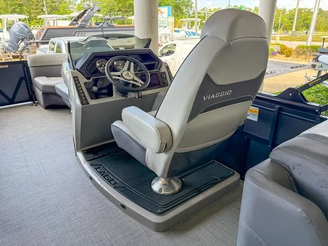 Slide: The Image of Viaggio By Misty Harbor Z22U Tri-Toon (27" Tubes) 2025 - 19