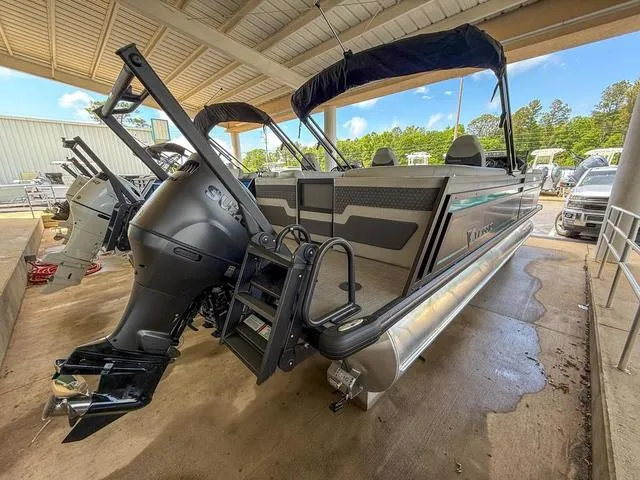 Slide: The Image of Viaggio By Misty Harbor Z22U Tri-Toon (27" Tubes) 2025 - 3