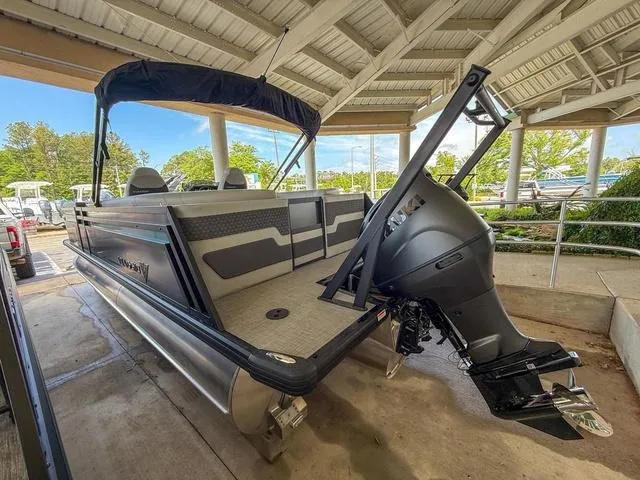 Slide: The Image of Viaggio By Misty Harbor Z22U Tri-Toon (27" Tubes) 2025 - 4