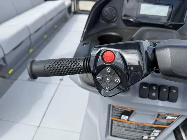 Slide: The Image of Sea-Doo Switch Cruise 21 2025 - 18