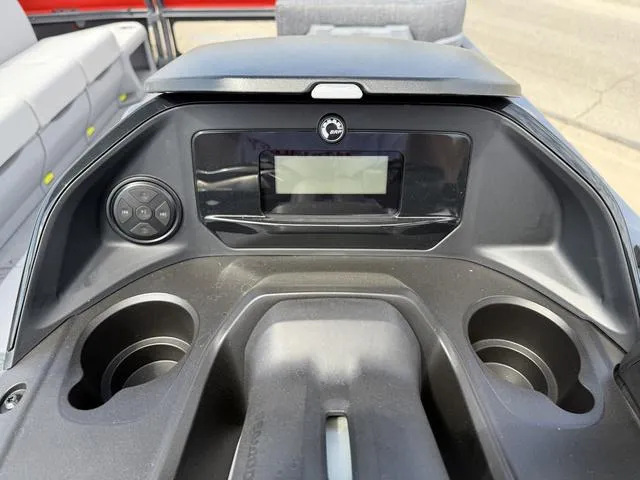Slide: The Image of Sea-Doo Switch Cruise 21 2025 - 17