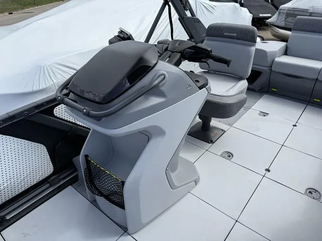 Slide: The Image of Sea-Doo Switch Cruise 21 2025 - 12