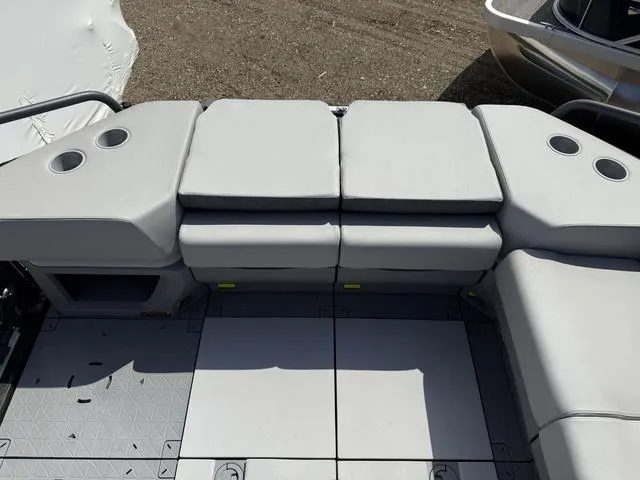 Slide: The Image of Sea-Doo Switch Cruise 21 2025 - 26