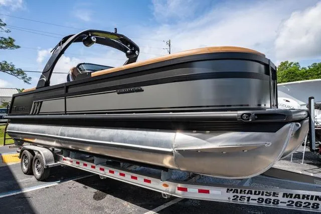 Slide: The Image of Viaggio D26UWA Tri-Toon (27" Tubes) 2025 - 8