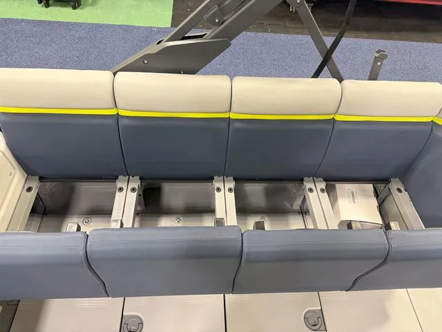 Slide: The Image of Sea-Doo Switch™ Cruise Limited 21 - 230 Hp Painted 2025 - 23