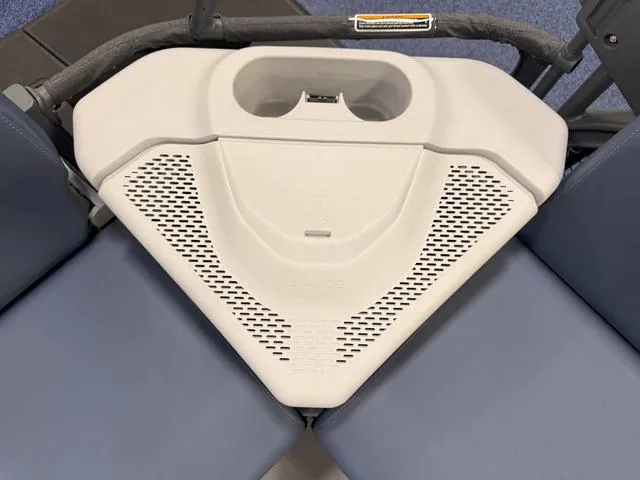 Slide: The Image of Sea-Doo Switch™ Cruise Limited 21 - 230 Hp Painted 2025 - 28