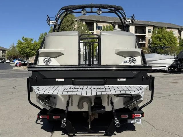 Slide: The Image of Montara 25' SURF BOSS 2.0 CW 2022 - 4