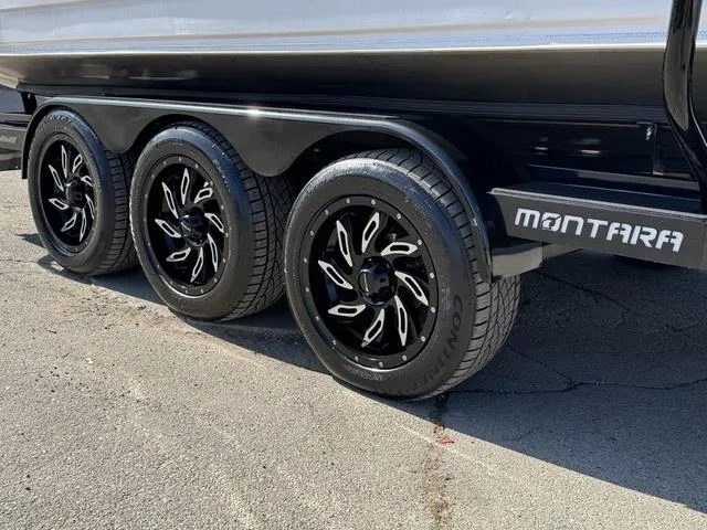 Slide: The Image of Montara 25' SURF BOSS 2.0 CW 2022 - 6