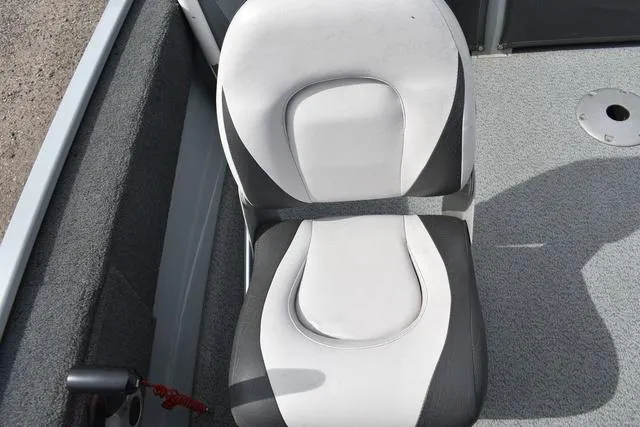 Slide: The Image of Smoker Craft Resorter 151 2015 - 28