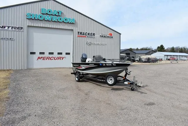 Slide: The Image of Smoker Craft Resorter 151 2015 - 7