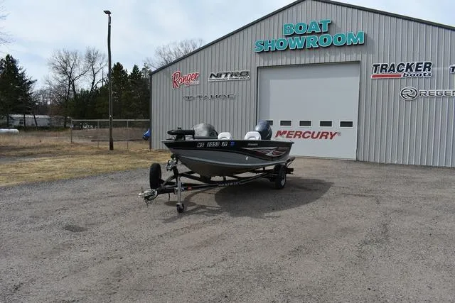 Slide: The Image of Smoker Craft Resorter 151 2015 - 9