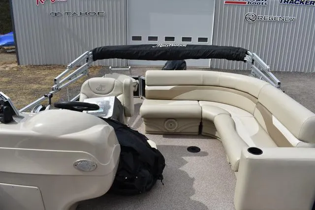 Slide: The Image of Misty Harbor 203CF 2016 - 19