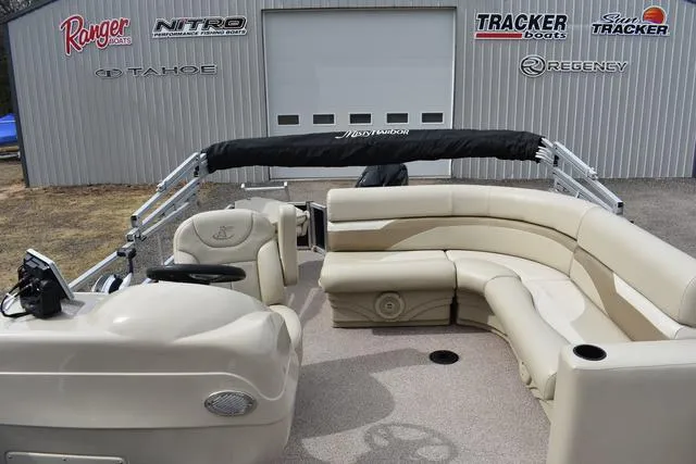 Slide: The Image of Misty Harbor 203CF 2016 - 20