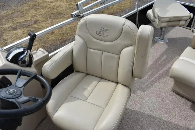 Slide: The Image of Misty Harbor 203CF 2016 - 21