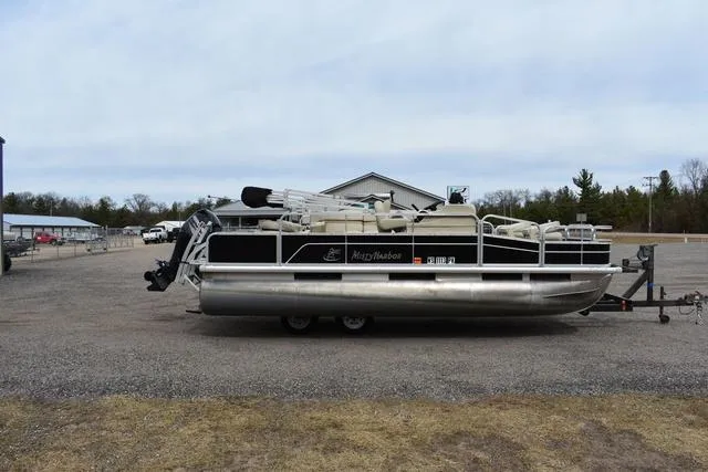 Slide: The Image of Misty Harbor 203CF 2016 - 6