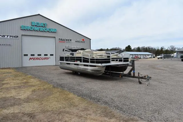 Slide: The Image of Misty Harbor 203CF 2016 - 8