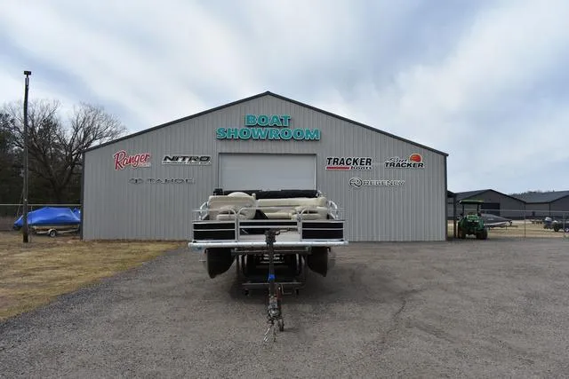 Slide: The Image of Misty Harbor 203CF 2016 - 9