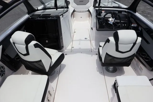 Slide: The Image of Yamaha 222S 2025 - 12