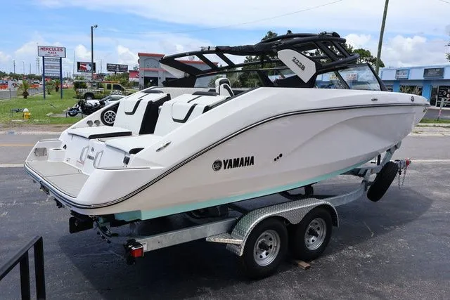 Slide: The Image of Yamaha 222S 2025 - 6