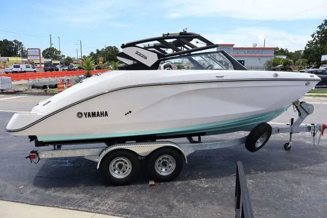 Slide: The Image of Yamaha 222S 2025 - 7