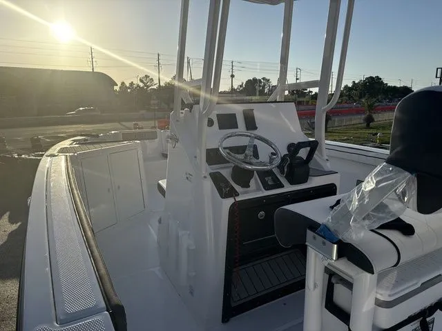 Slide: The Image of Yamaha 222 FSH Sport E 2025 - 9