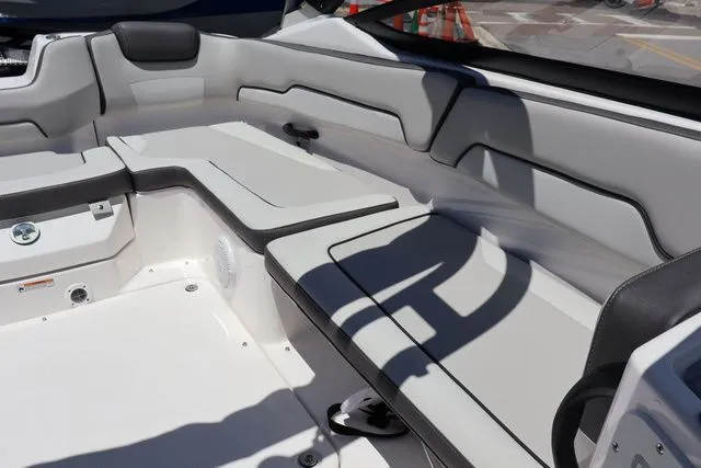 Slide: The Image of Yamaha AR190 2025 - 16