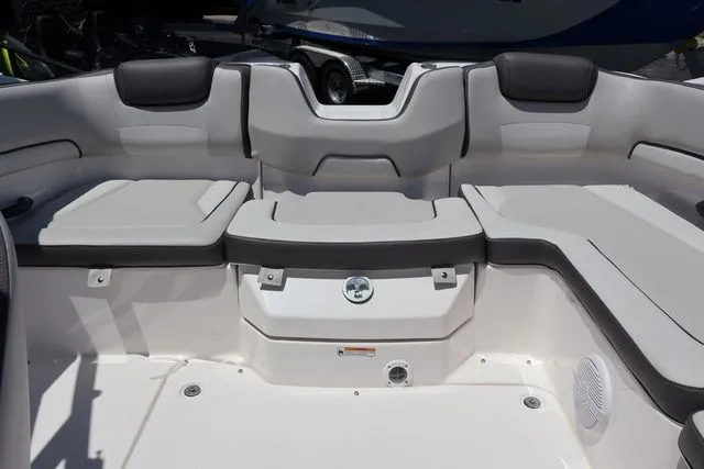 Slide: The Image of Yamaha AR190 2025 - 18